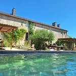 Le Manoir De Gatines 3*