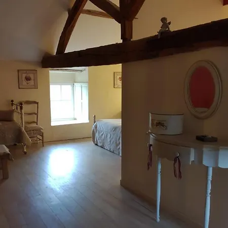 Le Manoir De Gatines לינה וארוחת בוקר