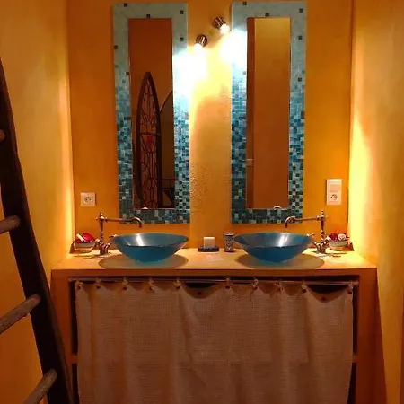 Le Manoir De Gatines 3*