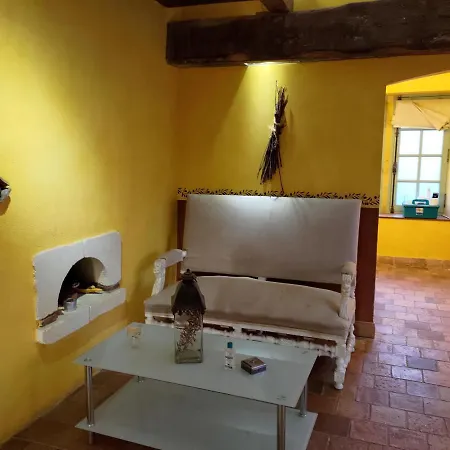 Le Manoir De Gatines לינה וארוחת בוקר *