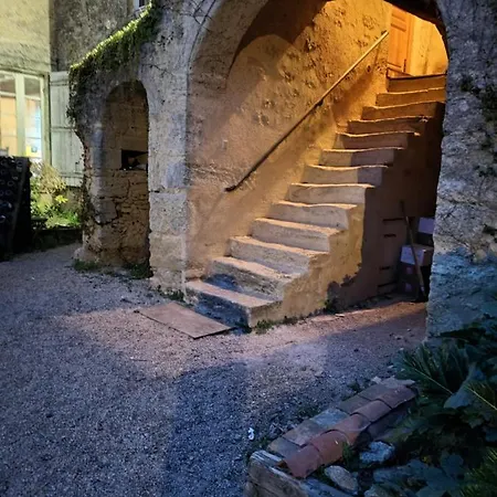 Le Manoir De Gatines לינה וארוחת בוקר *