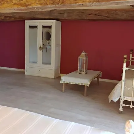 Le Manoir De Gatines לינה וארוחת בוקר