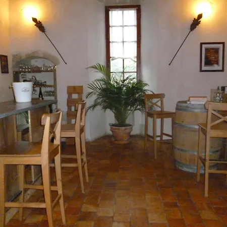 Le Manoir De Gatines לינה וארוחת בוקר
