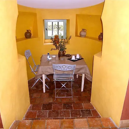 Le Manoir De Gatines לינה וארוחת בוקר Tigné